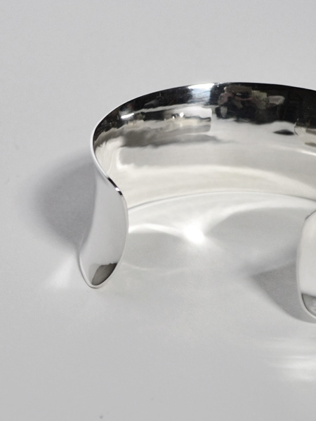 ETHNOS SEAL BANGLE