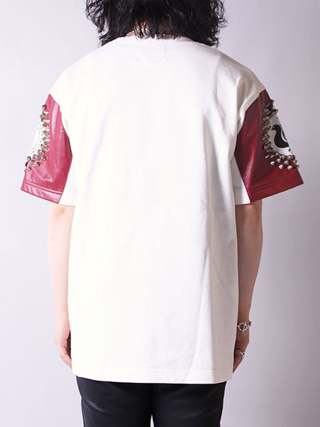 LEATHER SLEEVE SS TEE -WHITE/RED-