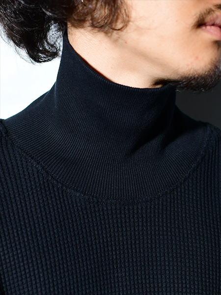 WAFFLE ROLLNECK -BLACK- | IN ONLINE STORE