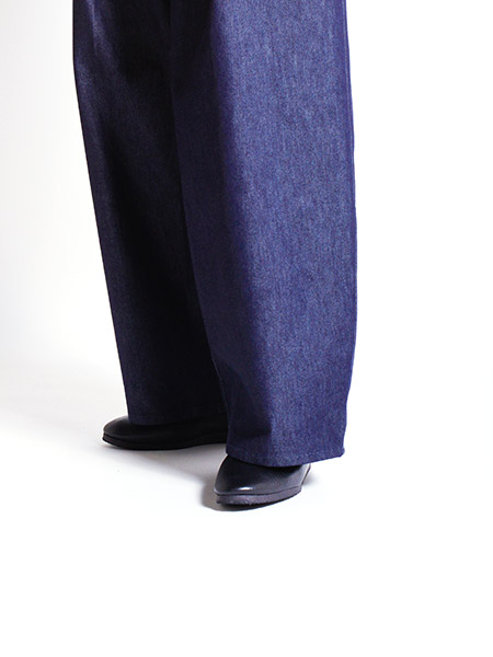 KNEE WIDE PANTS -INDIGO- | IN ONLINE STORE