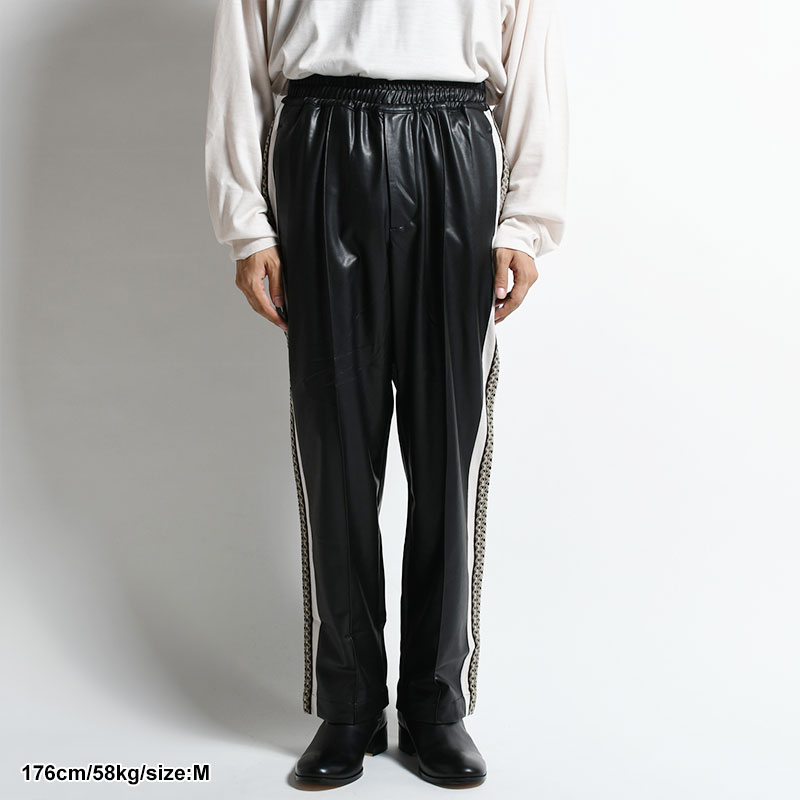 SYNTHETIC LEATHER TRACK PANTS -BLACK- | IN ONLINE STORE