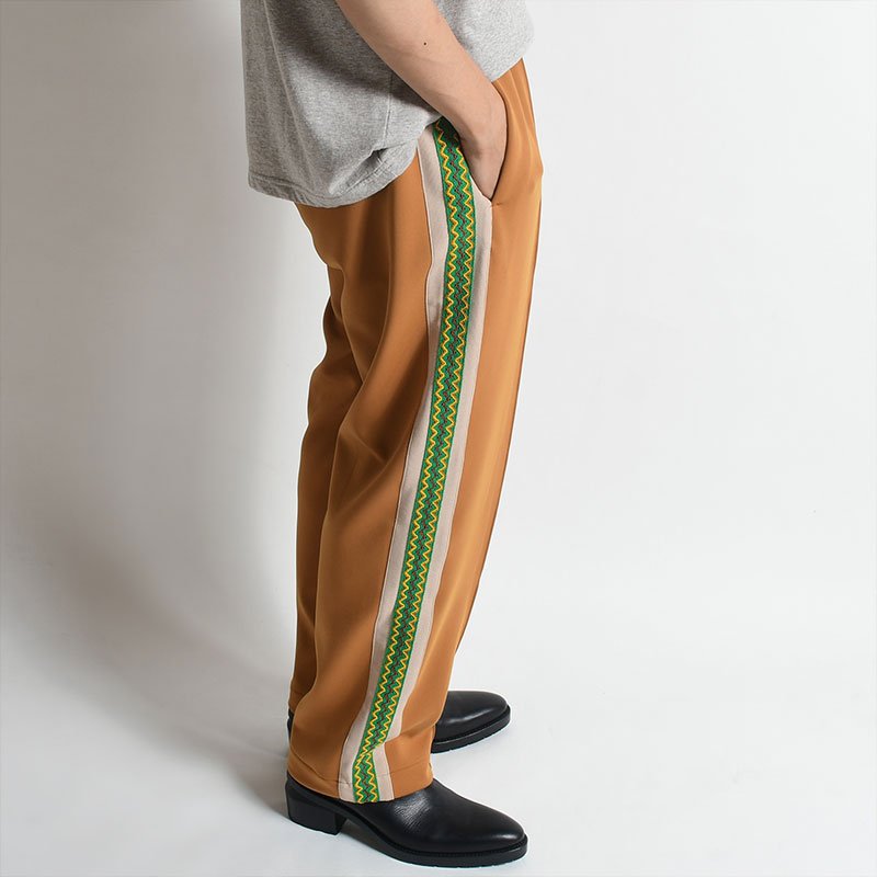 LACE TAPE TRACK PANTS -MASTARD- | IN ONLINE STORE