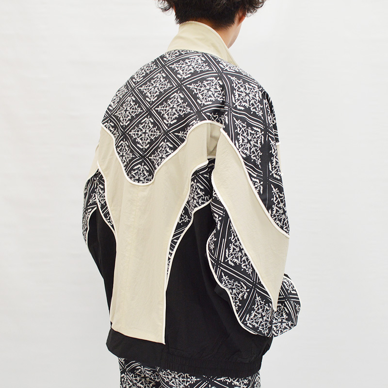 PERSONAL DATA PRINT TRACK JACKET -BK WHITE- | IN ONLINE STORE