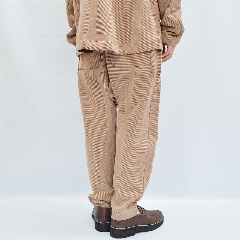 TAPERED CROP PANTS -BROWN- | IN ONLINE STORE