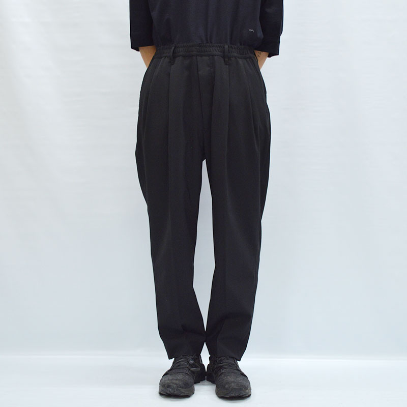 WIDE TAPERD EASY SLACKS -BLACK- | IN ONLINE STORE