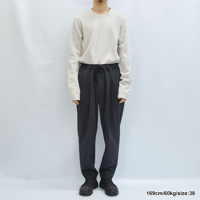 WIDE TAPERD EASY SLACKS -CHARCOAL- | IN ONLINE STORE