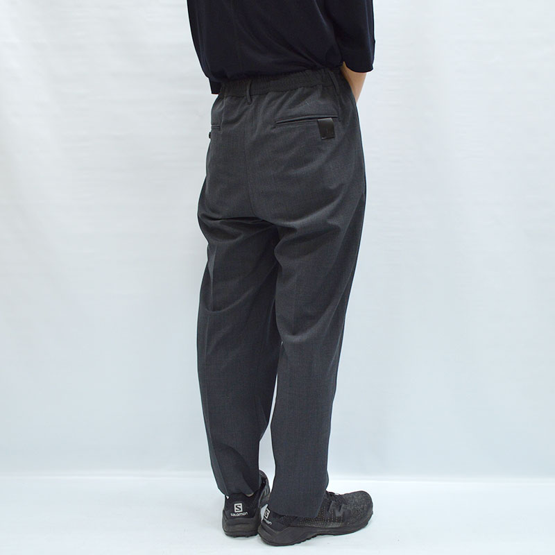 WIDE TAPERD EASY SLACKS -CHARCOAL- | IN ONLINE STORE