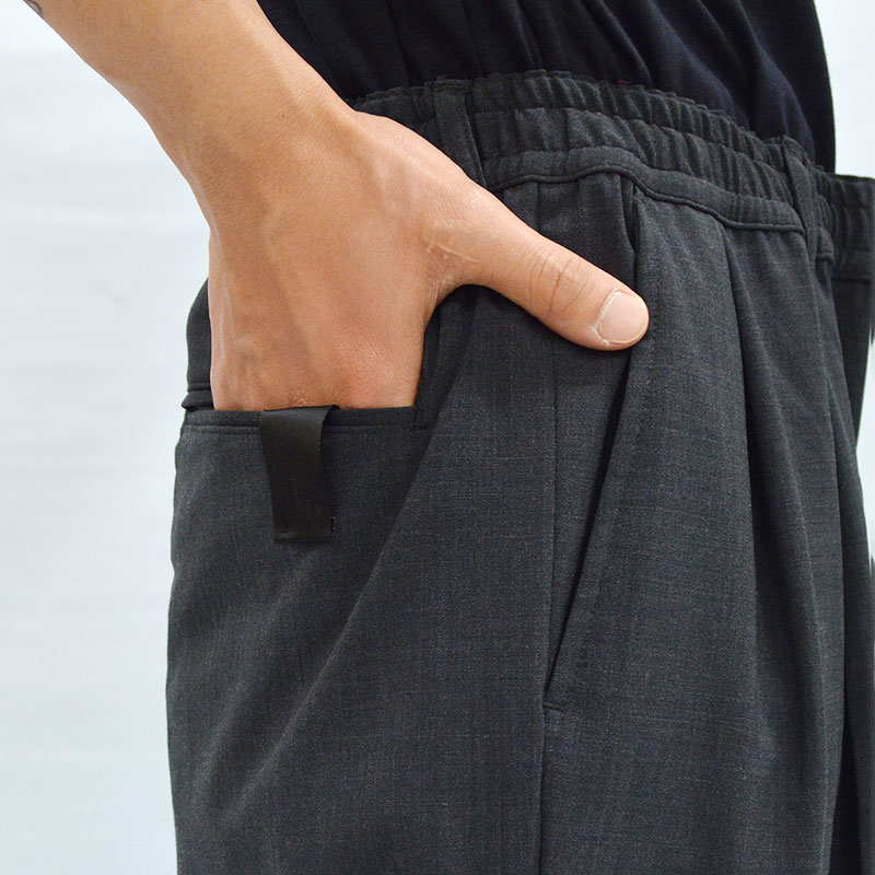 WIDE TAPERD EASY SLACKS -CHARCOAL- | IN ONLINE STORE