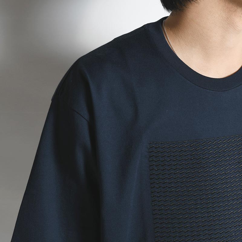 EMBROIDERY SS TEE ZIG ZAG -NAVY- | IN ONLINE STORE