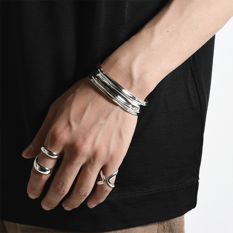 HOLDER BANGLE -SILVER- | IN ONLINE STORE