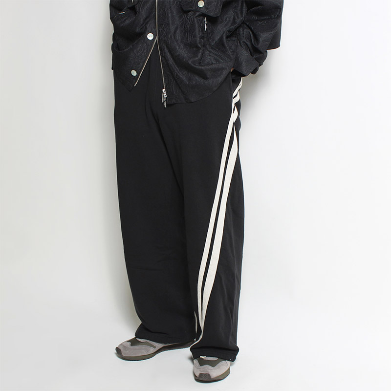 ISLE JOGGER D.STRIPES  FADE BLACK    IN ONLINE STORE