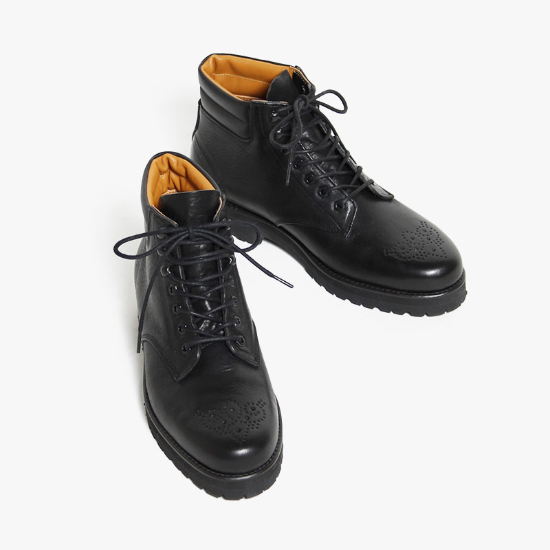 MEDALLION 7 HOLE BOOTS -BLACK-