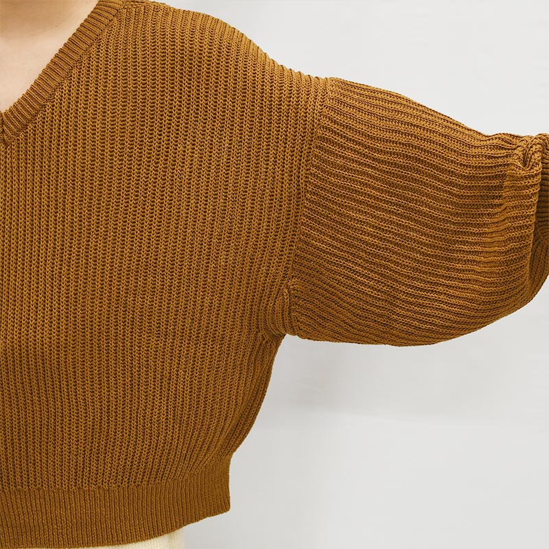 OVERSIZED V-NECK SWEATER -BROWN- | IN ONLINE STORE
