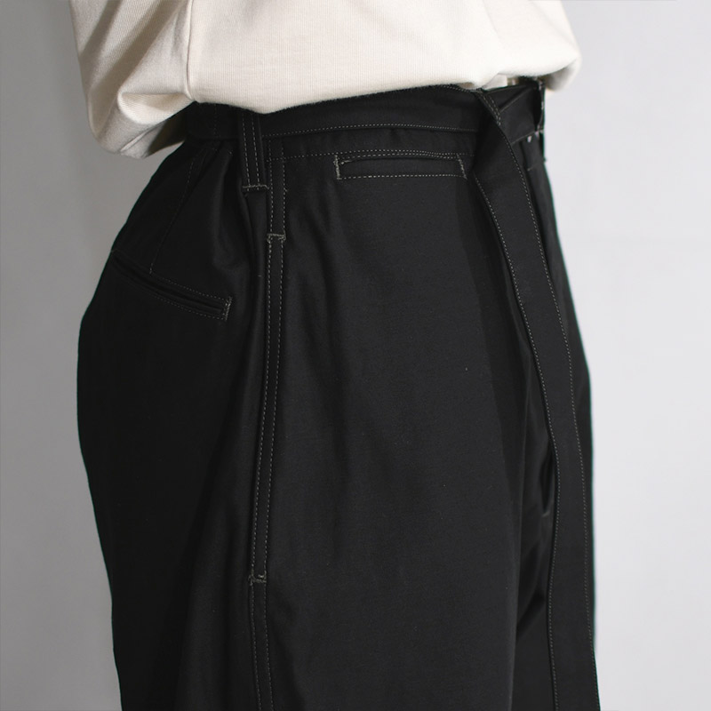 Cotton Satin Belt Shorts -BLACK-