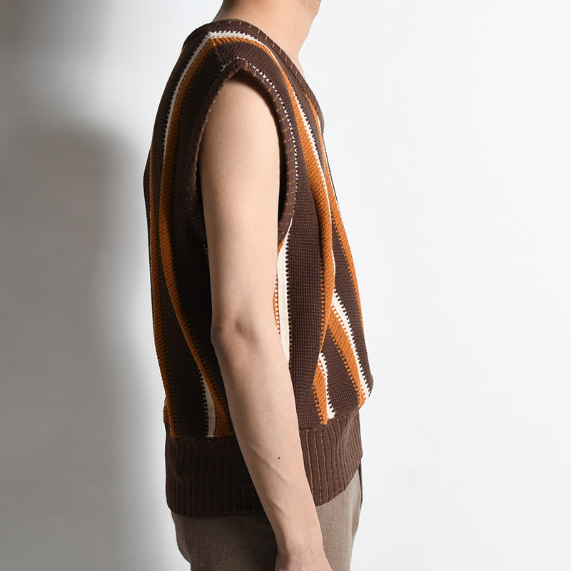 ROOTS KNIT VEST -BROWN- | IN ONLINE STORE