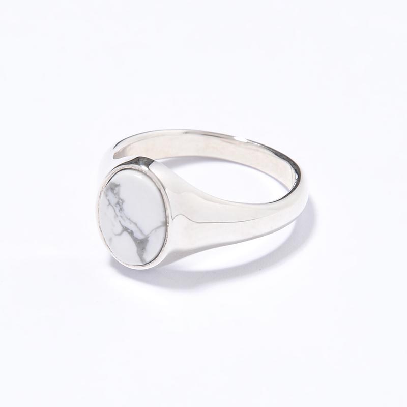 SIGNET OVAL RING / HOWLITE -SILVER-