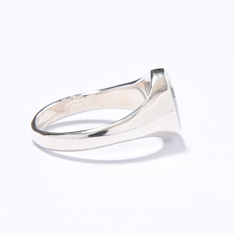 SIGNET OVAL RING / HOWLITE -SILVER-