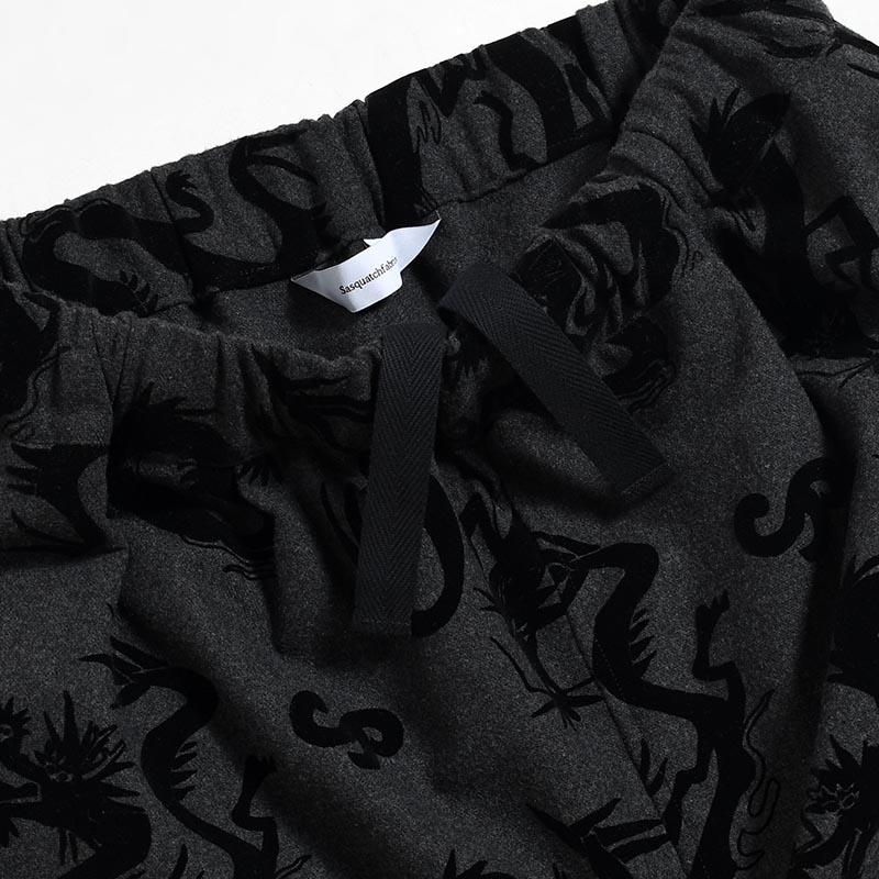 "FLYING DRAGON" TAPERED EASY PANTS -BLACK-