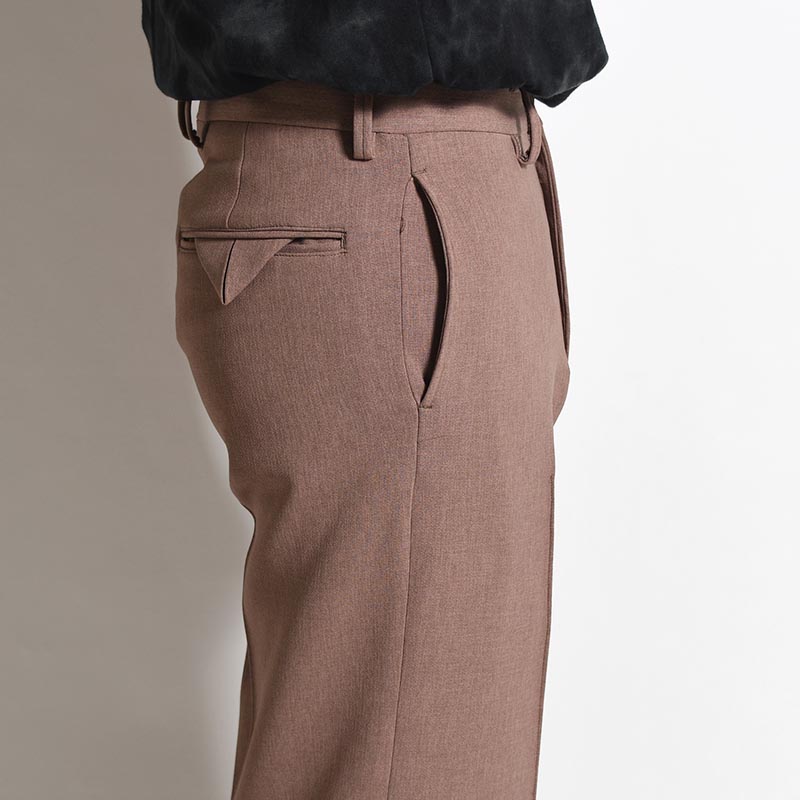 SEMI FLARE SILHOUETTE SLACKS -BROWN-