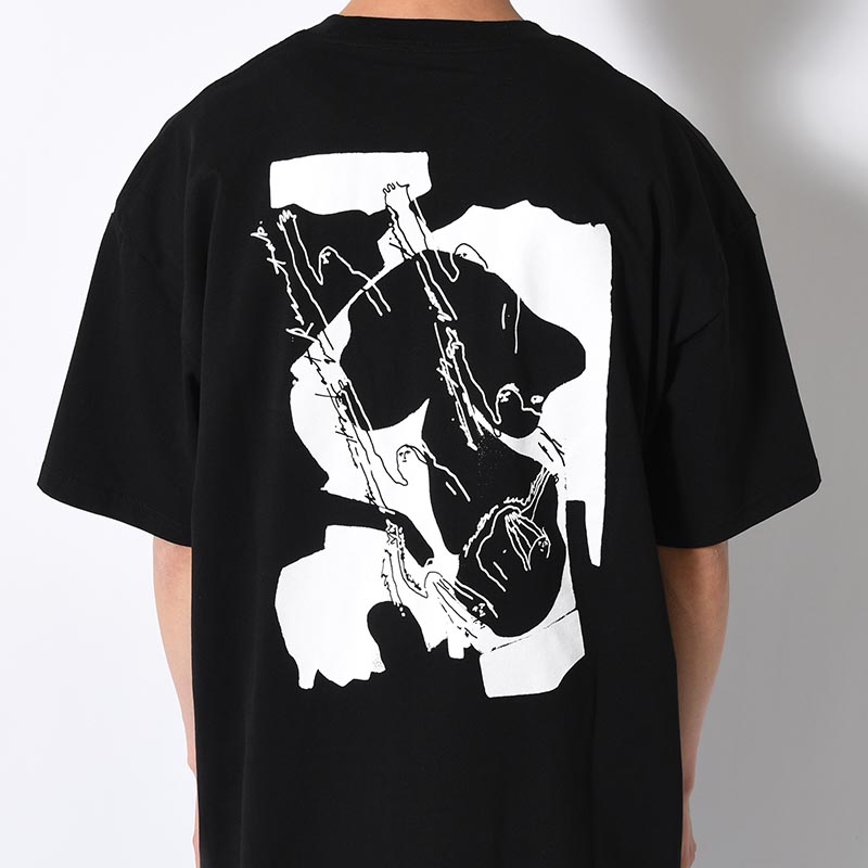 REACH OUT SS TEE -Black/White-