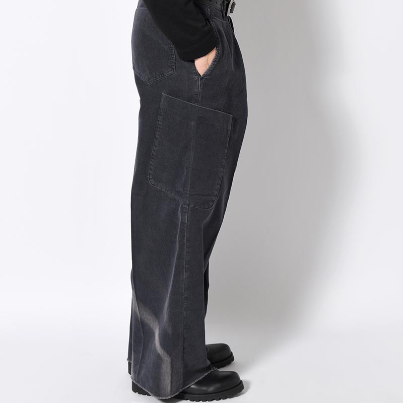 TUCK BAGGY CARGO PANTS -BLACK-