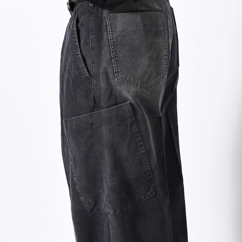 TUCK BAGGY CARGO PANTS -BLACK-