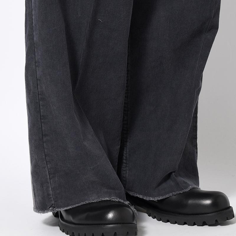 TUCK BAGGY CARGO PANTS -BLACK-