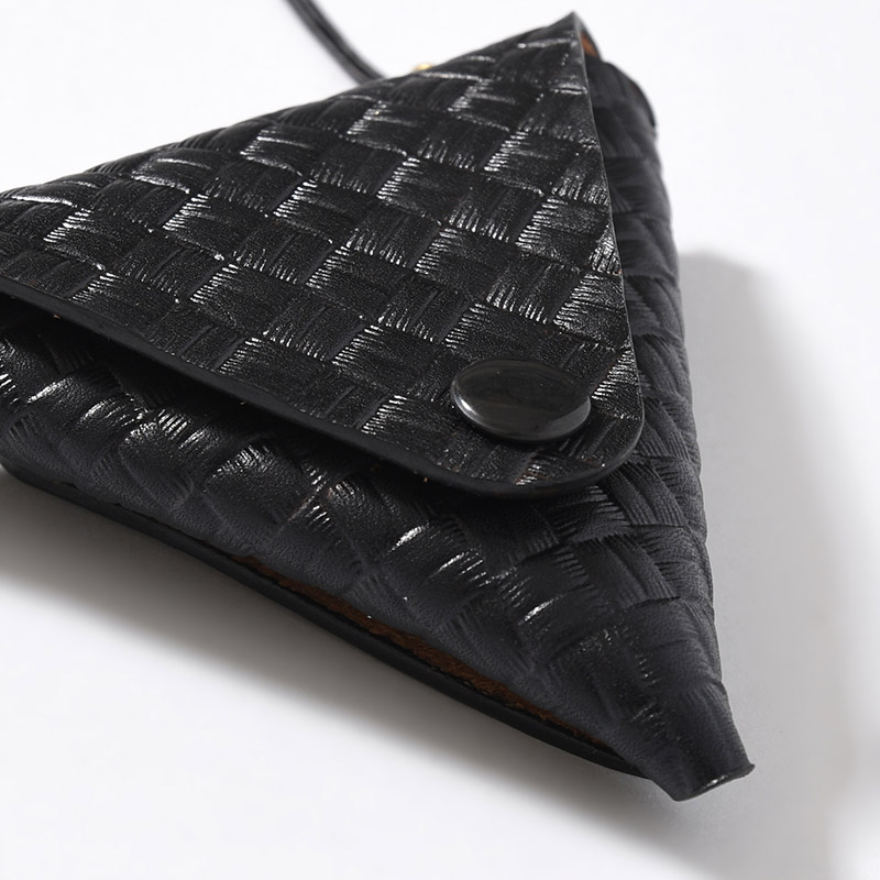 LEATHER TRIANGLE COINCASE -BLACK-