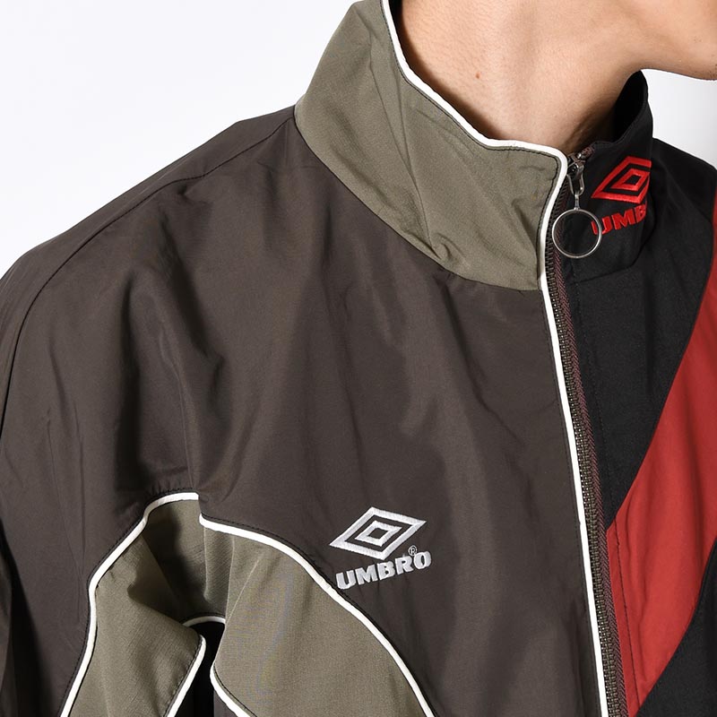 UMBRO CHANGEOVER TRACK JACKET -BLACK-