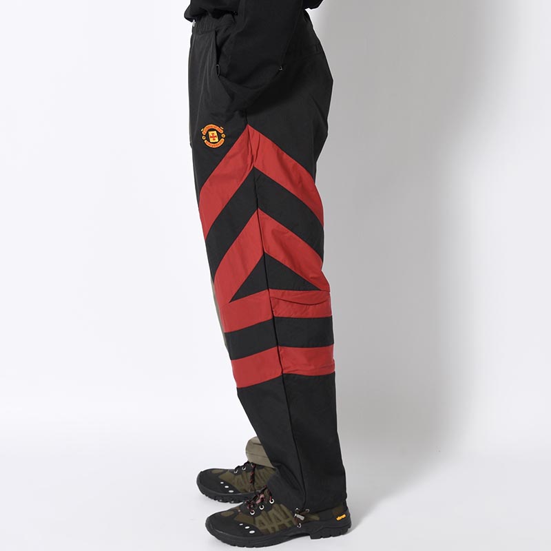 UMBRO CHANGEOVER TRACK PANTS -BLACK-