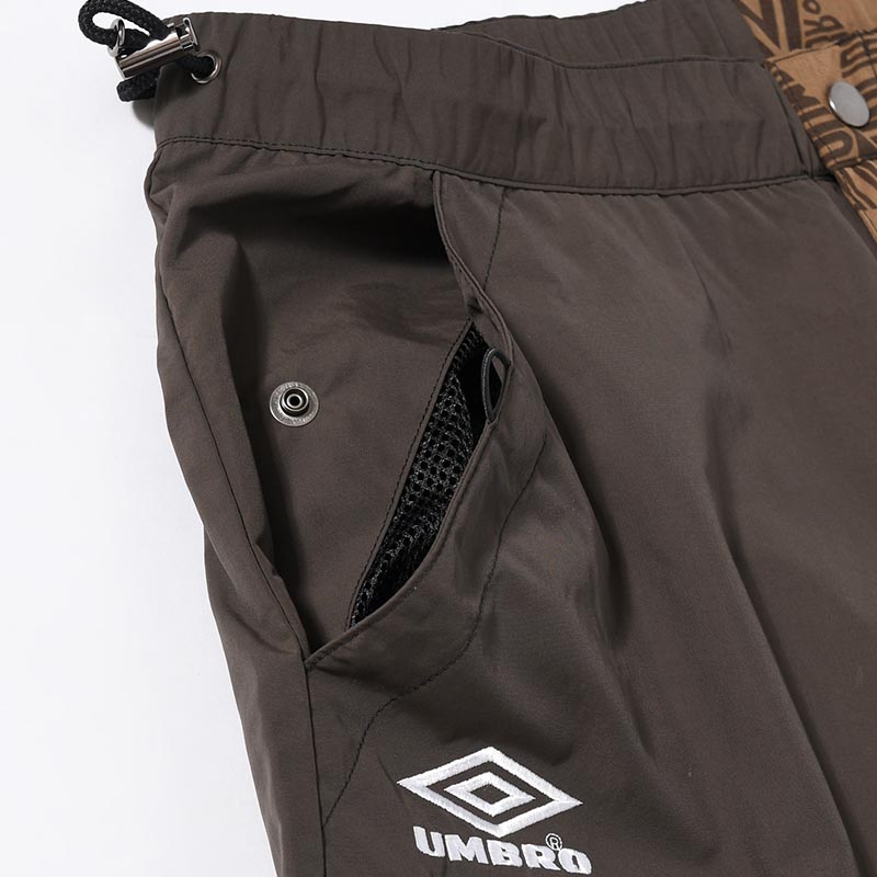 UMBRO CHANGEOVER TRACK PANTS -BROWN-