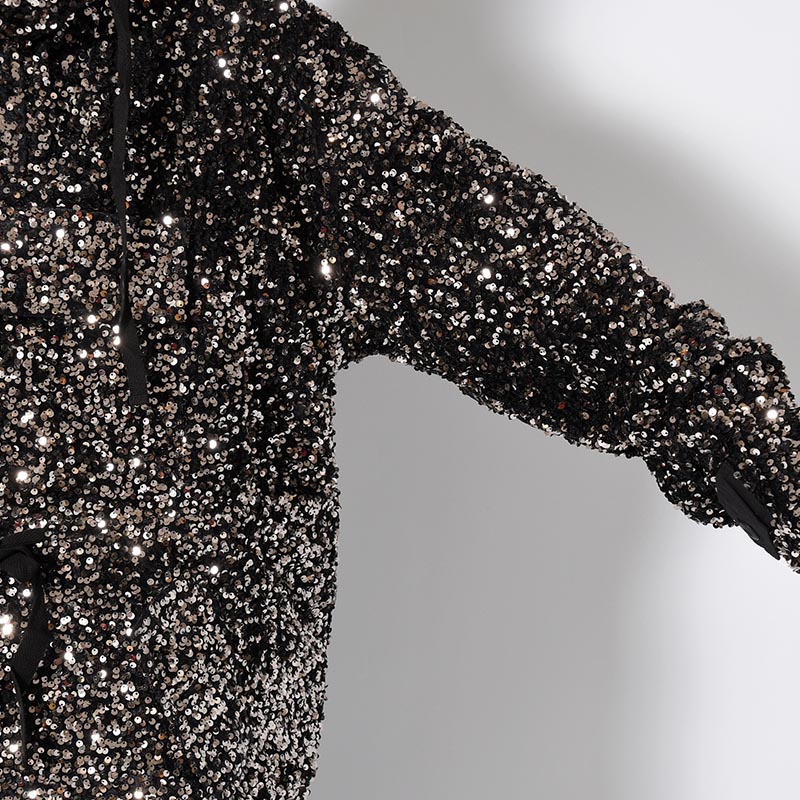 SEQUINS MOUNTAIN SMOCK PARKER -BLACK-