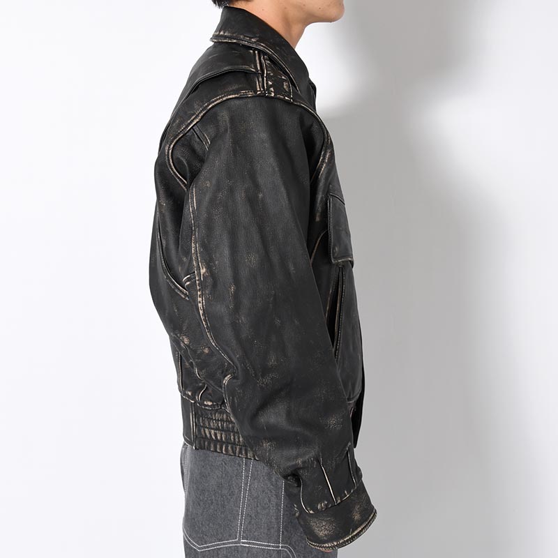 DISTRESSED LEATHER BOMBER JACKET -BLACK-