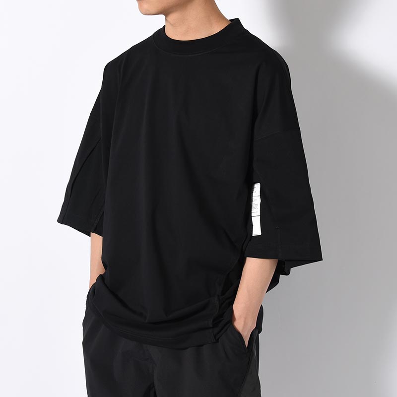 CREW NECK HALF SLEEVE TEE -BLACK-