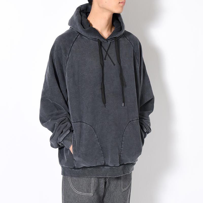 RESEARCHED HOODED PULLOVER C/P FLEECE -BLACK-