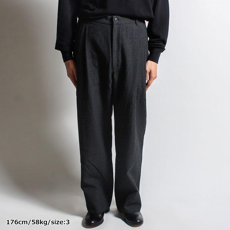 WIDE PLEAT TROUSER -CHARCOAL-