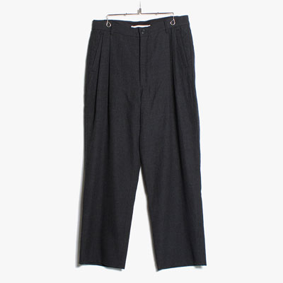 WIDE PLEAT TROUSER -CHARCOAL-