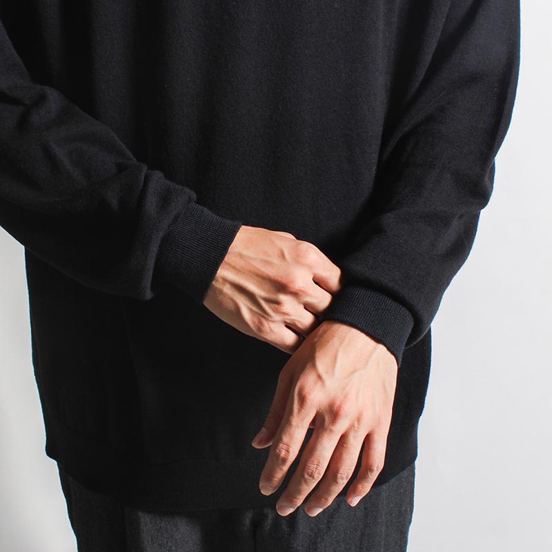 KNITTED LONG SLEEVE -BLACK-