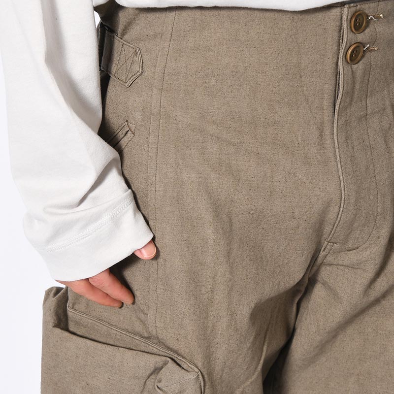 STEREOSCOPIC POCKET PANTS -KHAKI BEIGE-