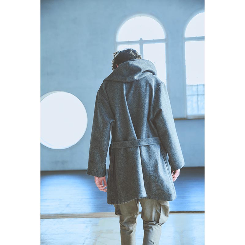 HOODED TIELOCKEN COAT -NATURAL×BLACK-