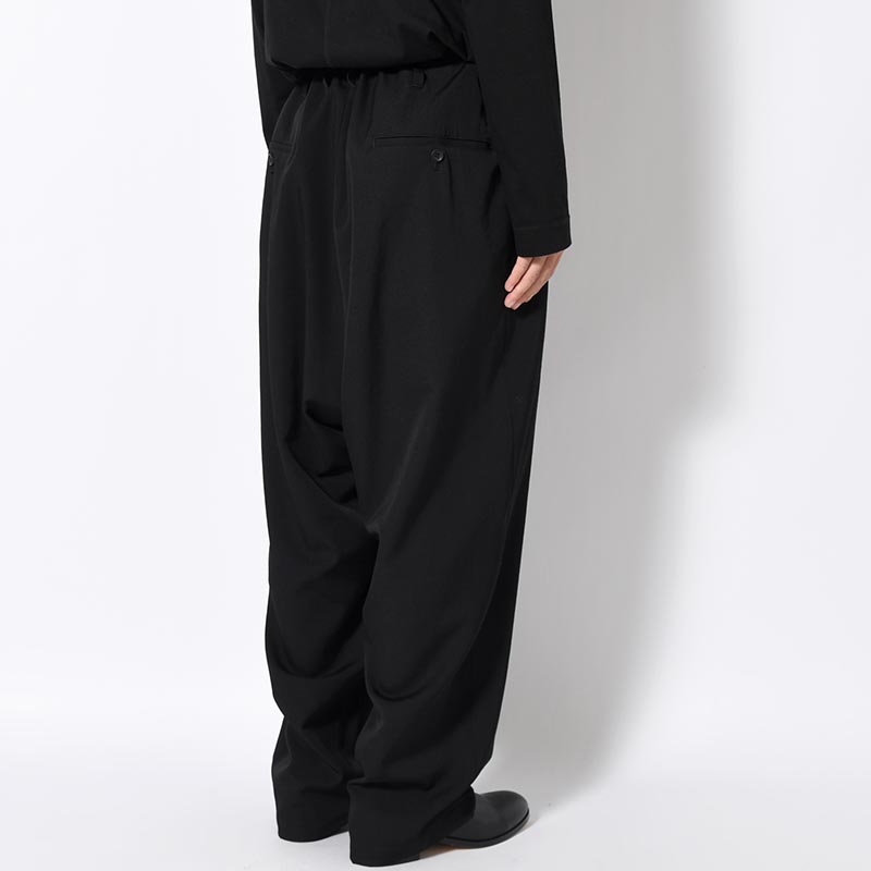 WOOL GABARDINE SIDE TUCK PANTS -BLACK-