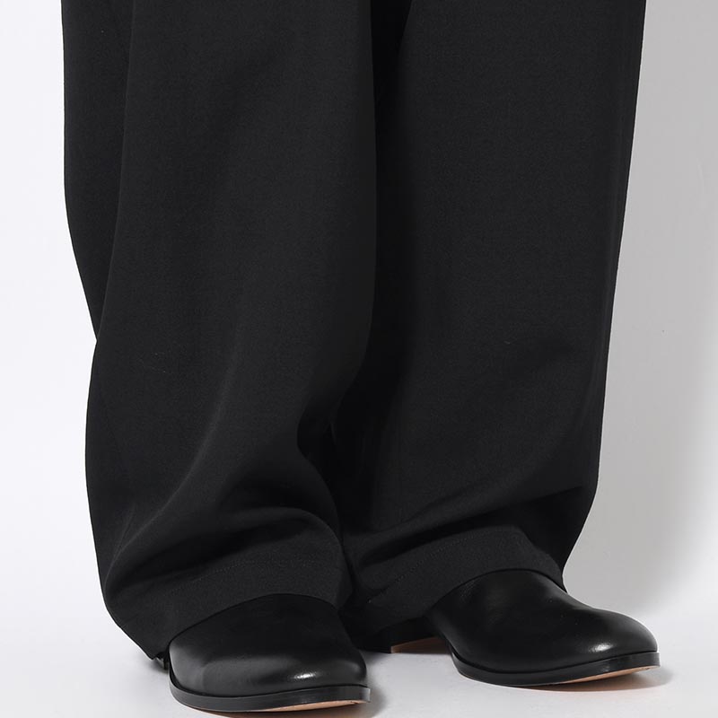 WOOL GABARDINE SIDE TUCK PANTS -BLACK-