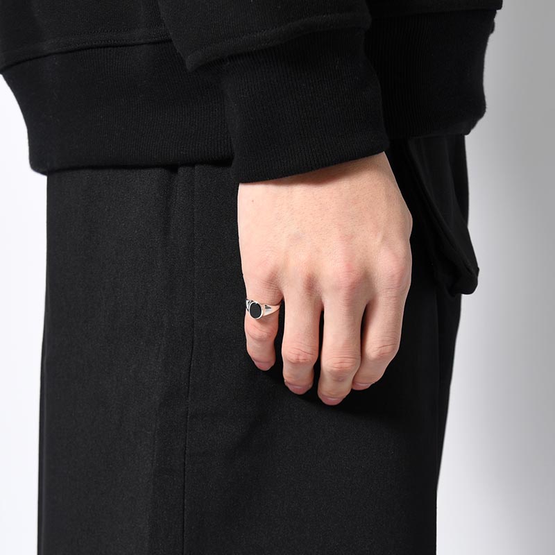 SIGNET OVAL RING(S) / ONYX -SILVER-