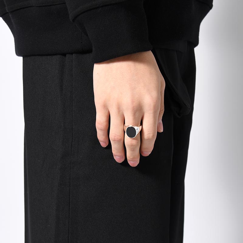 SIGNET OVAL RING(XL) / ONYX -SILVER-