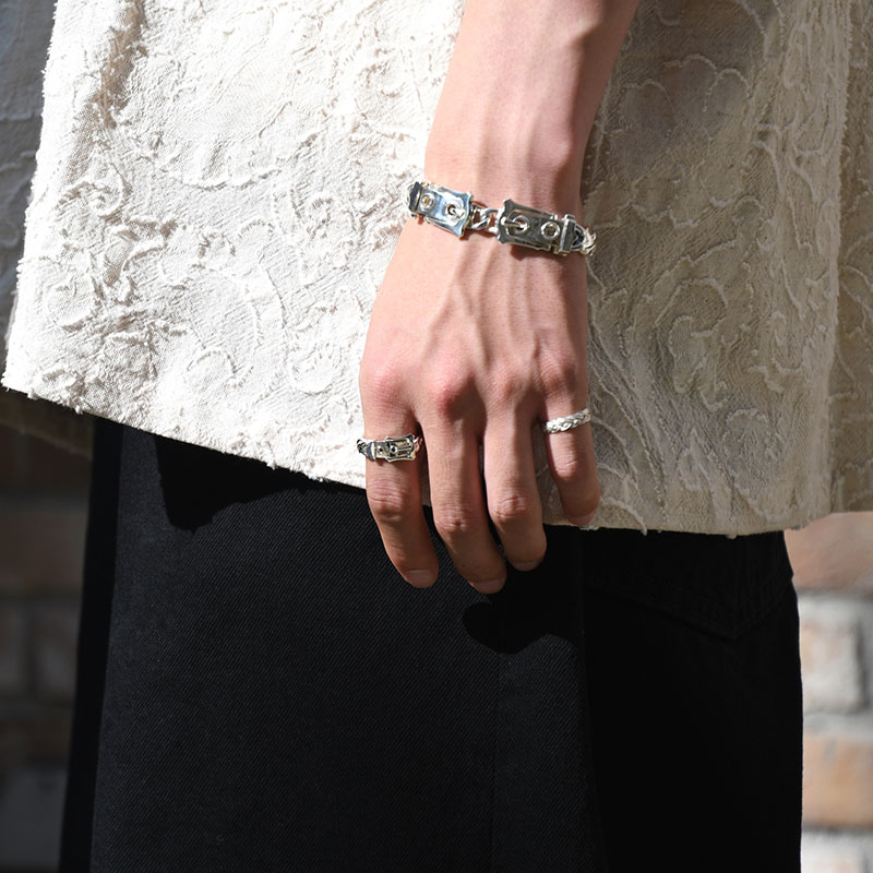 VICTORIAN BUCKLE RING -SILVER-