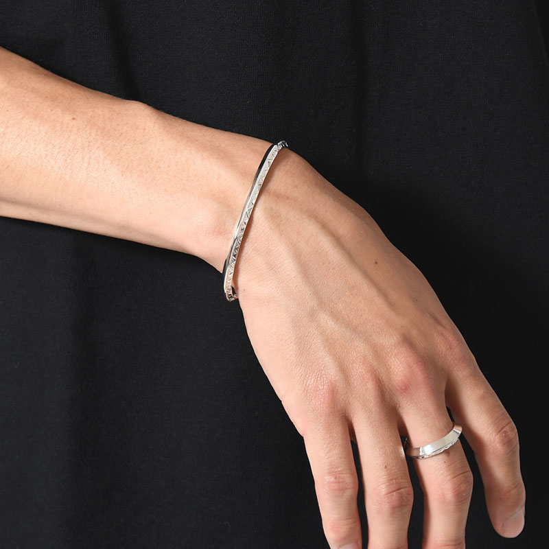DOUBLE FACE ETHNOS BANGLE -SILVER-