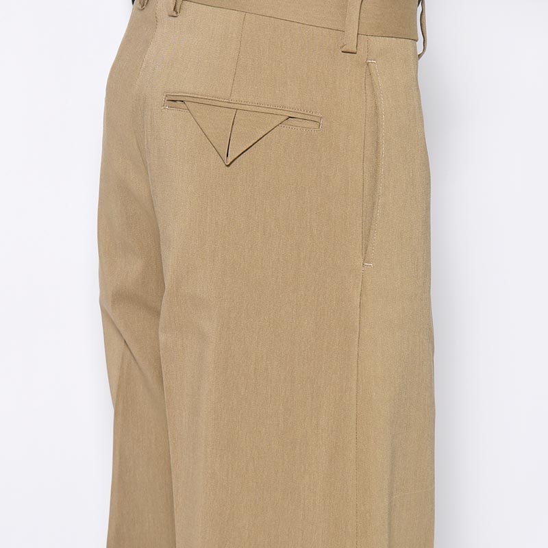 FLARE SILHOUETTE SLACKS -BEIGE-