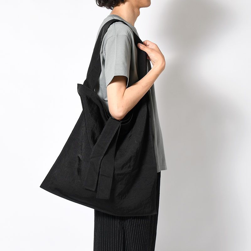 MARY INSIDE OUT TOTE - L / CERATO BRIGHT -BLACK-