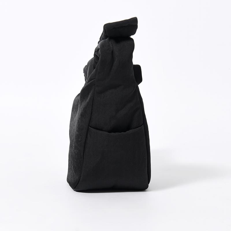 ANNIE PUFFER MINI MOON BAG / CERATO BRIGHT -BLACK-