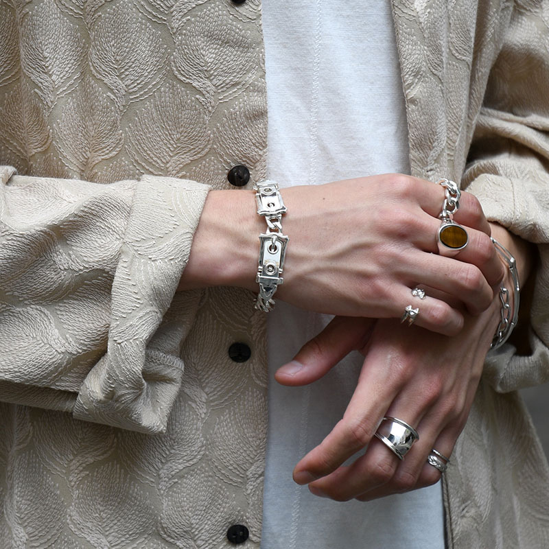 DOUBLE VICTORIAN BUCKLE BRACELET -SILVER-